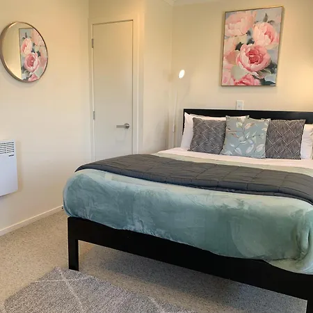 March Apartments Dunedin Room photo