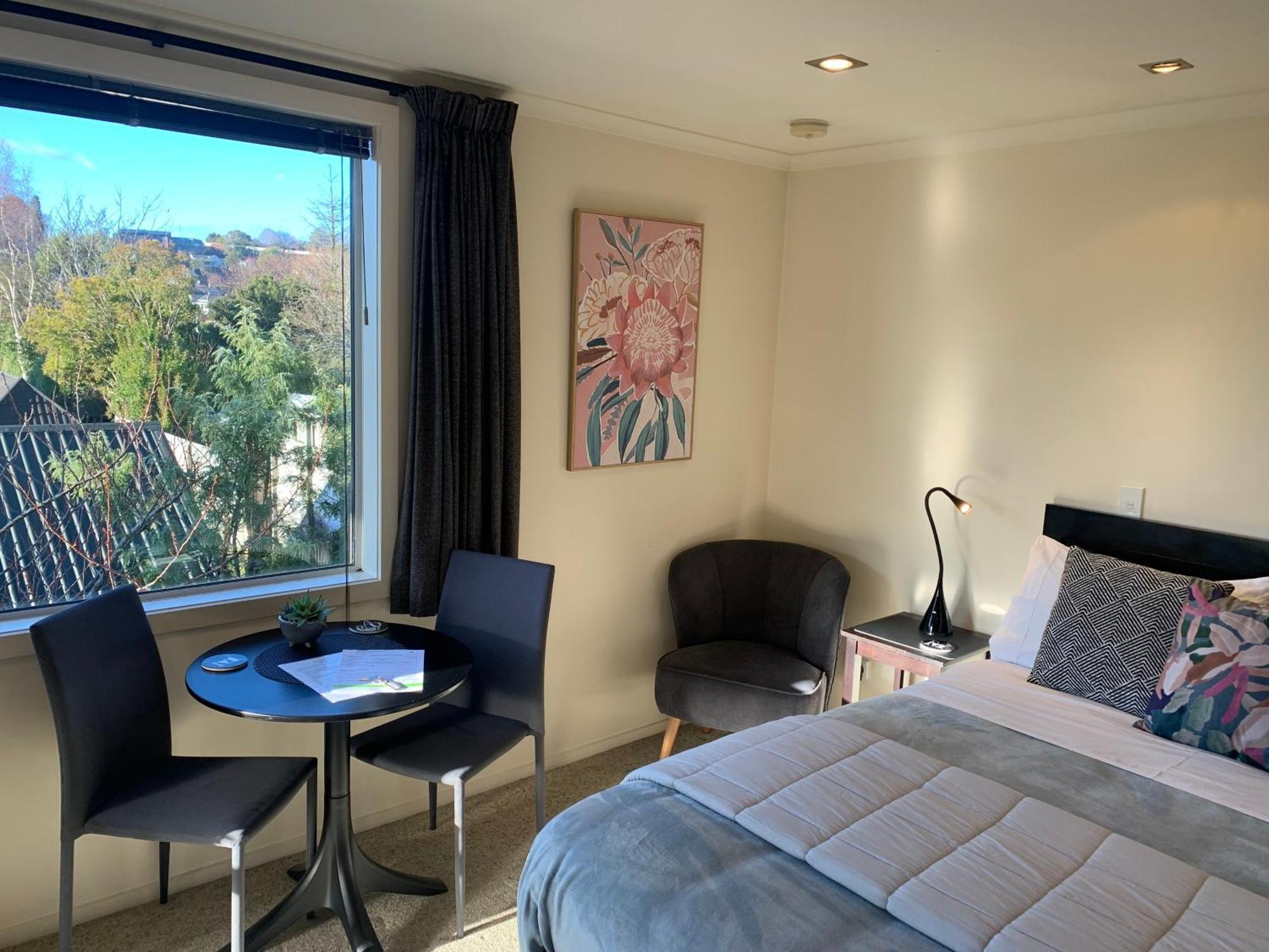 March Apartment *