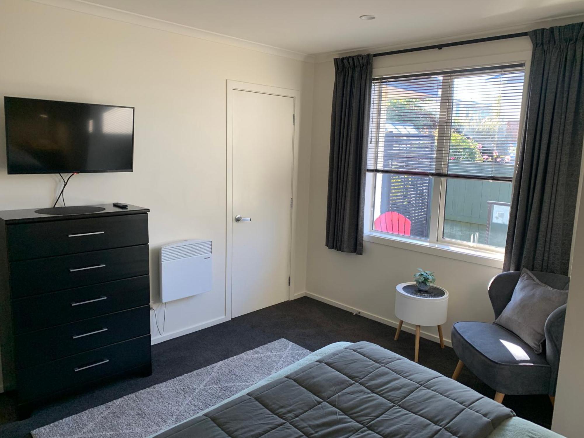 March Apartment *