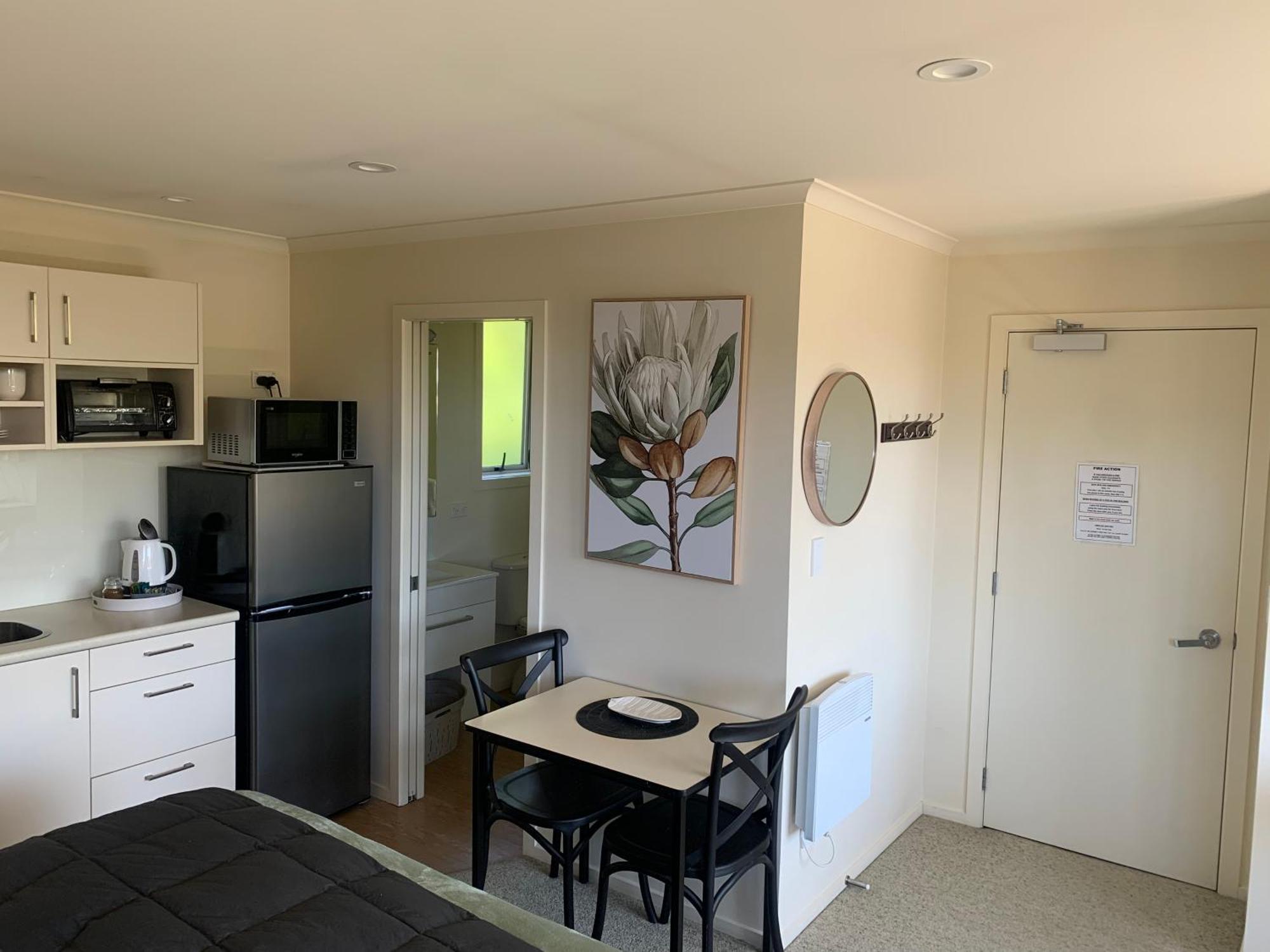 Apartment March