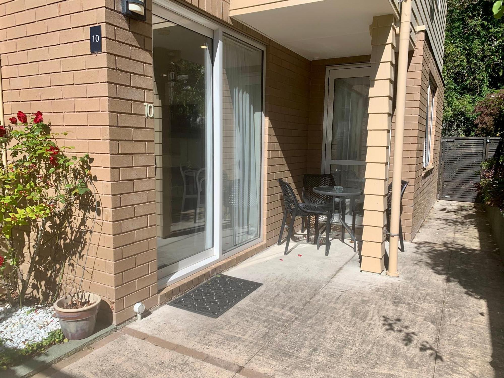 March Apartment *